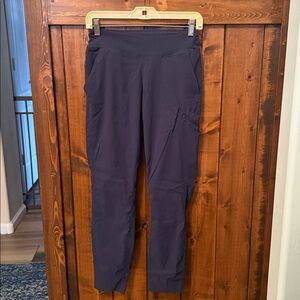 Mountain Hardwear Dynama High-Rise Ankle Pants, Size XS, Navy